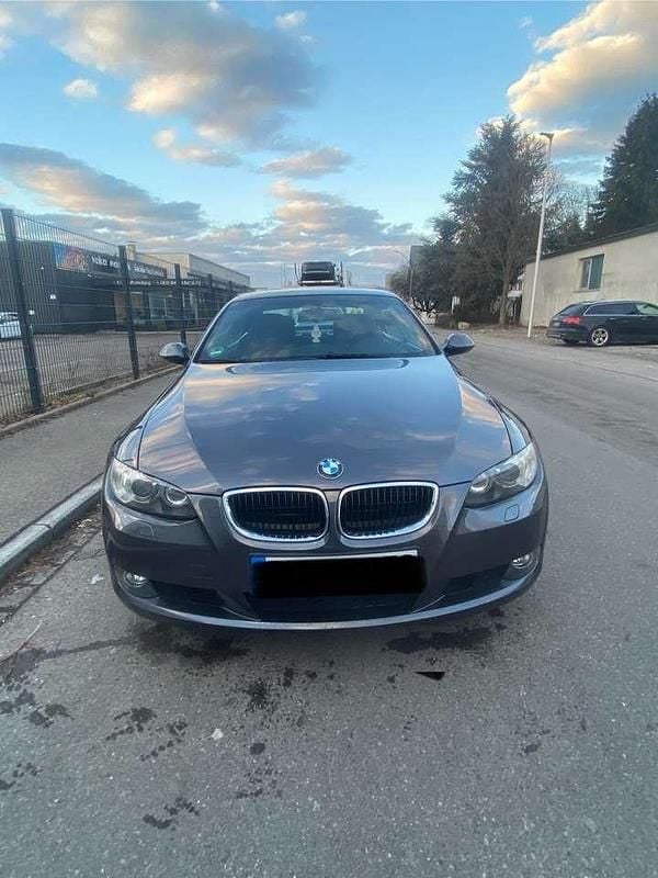 Gebraucht BMW 320 Cabriolet 170 PS (125 kW) 2007 Grau Cabrio