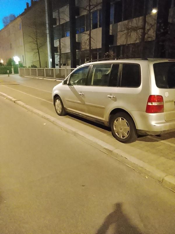 Gebraucht VW Touran 140 PS (102 kW) 2005 Silber Van / Kleinbus