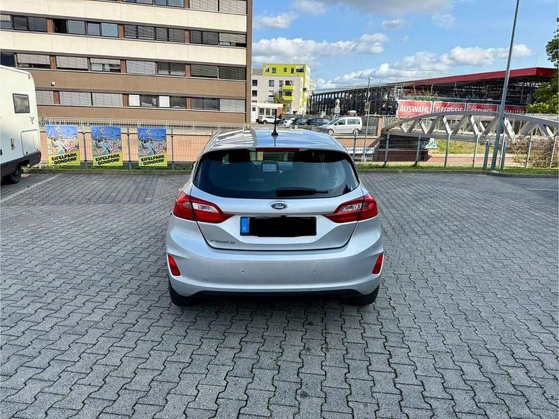 Silber Gebraucht 2019 Ford Fiesta Cool & Connect Kleinwagen | 5.650 € (Guter Preis) - Bild 1/4