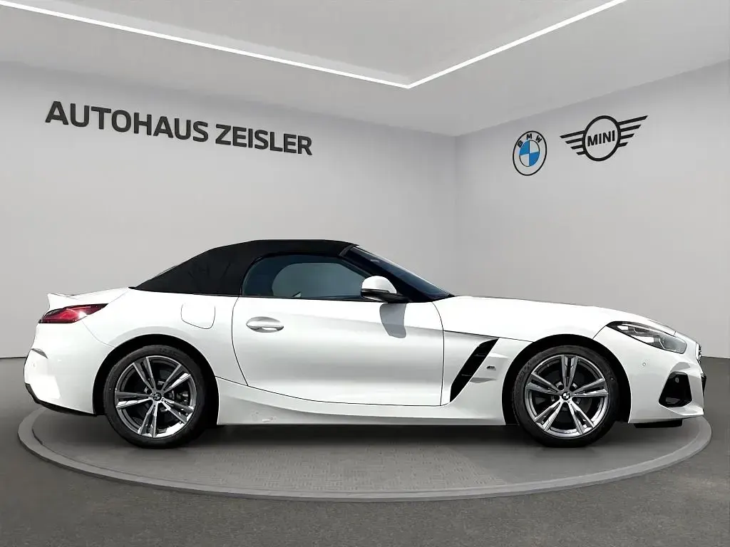 Gebraucht BMW Z4 Sport Line 197 PS (144 kW) 2025 Alpinweiß uni Cabrio