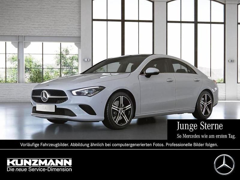 Polarweiss Gebraucht 2021 Mercedes CLA250e Progressive Limousine | 29.790 € (Guter Preis) - Bild 1/4