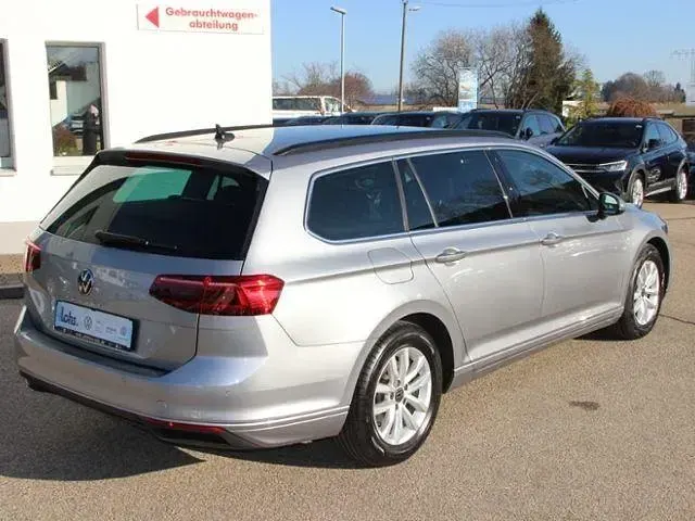 Gebraucht VW Passat Business 150 PS (110 kW) 2022 Silber Kombi