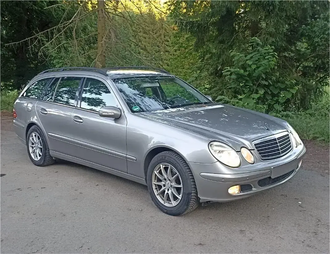 Gebraucht Mercedes E200 163 PS (119 kW) 2004 Silber Kombi