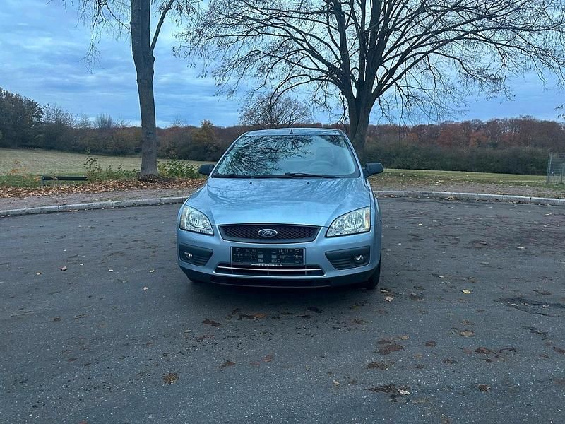 Blau Gebraucht 2005 Ford Focus Kleinwagen | 1.600 € (Fairer Preis) - Bild 1/4