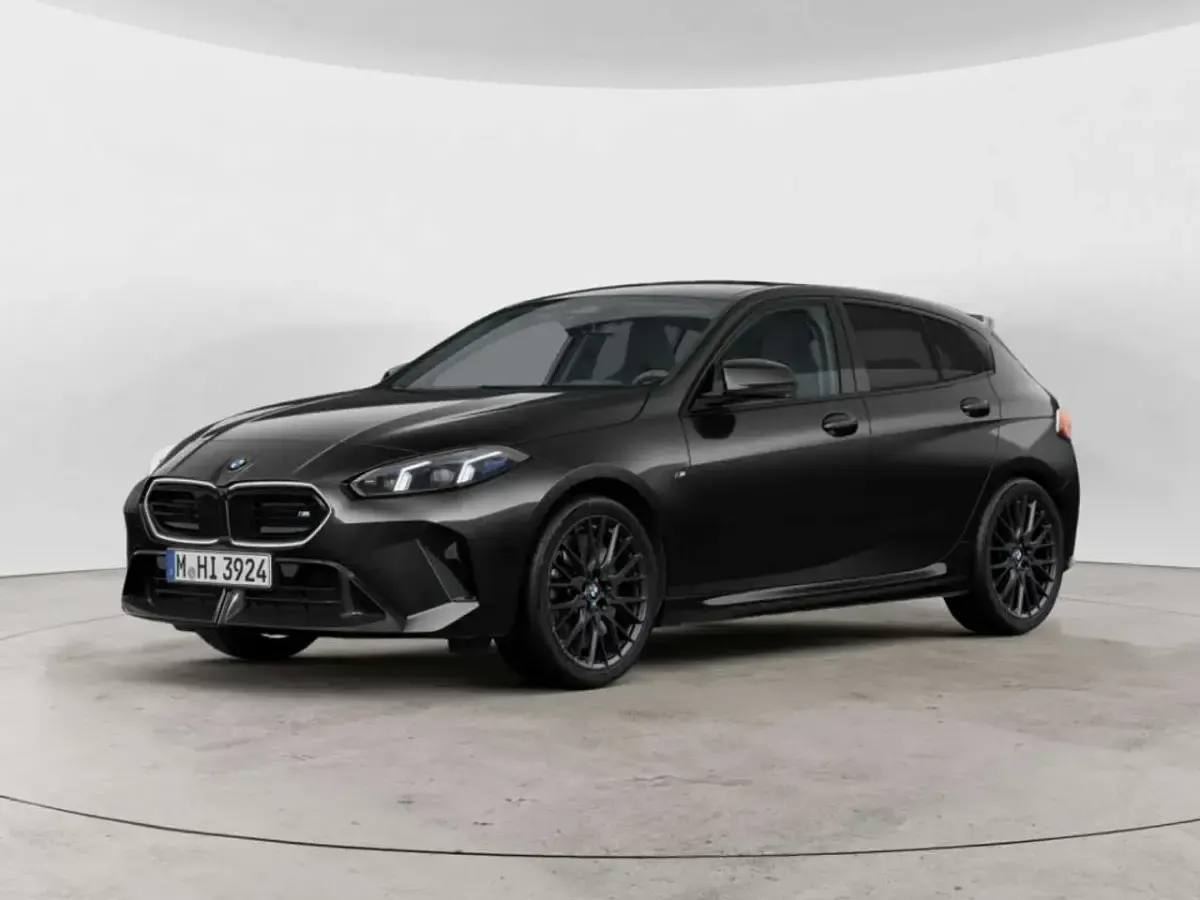 Käytetty BMW 135 Performance 300 HP (220 kW) 2025 Musta Viistoperä