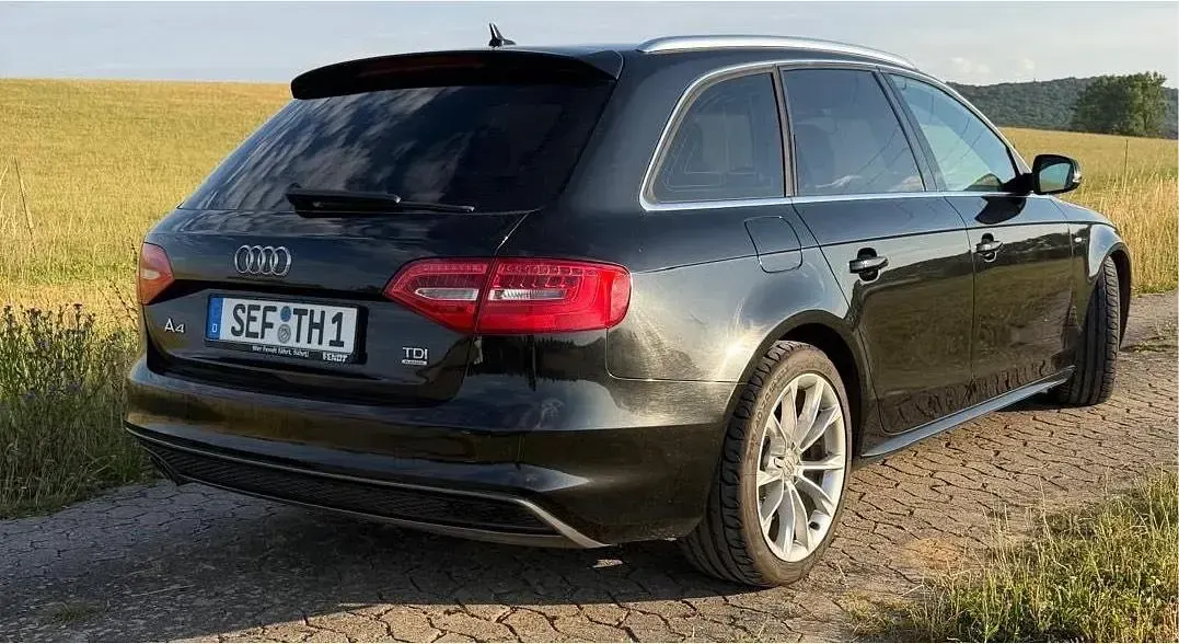 Gebraucht Audi A4 S-Line 177 PS (130 kW) 2014 Schwarz Kombi