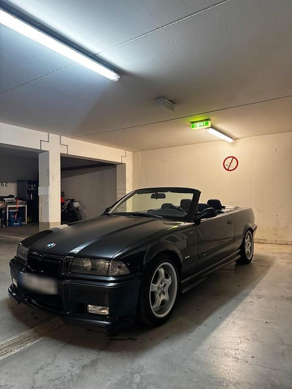 Schwarz Gebraucht 1998 BMW 318 Cabriolet M Sport Cabrio | 5.700 € (Fairer Preis) - Bild 1/4