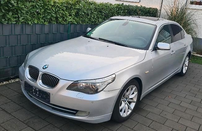 Gebraucht BMW 525 197 PS (144 kW) 2007 Silber Limousine