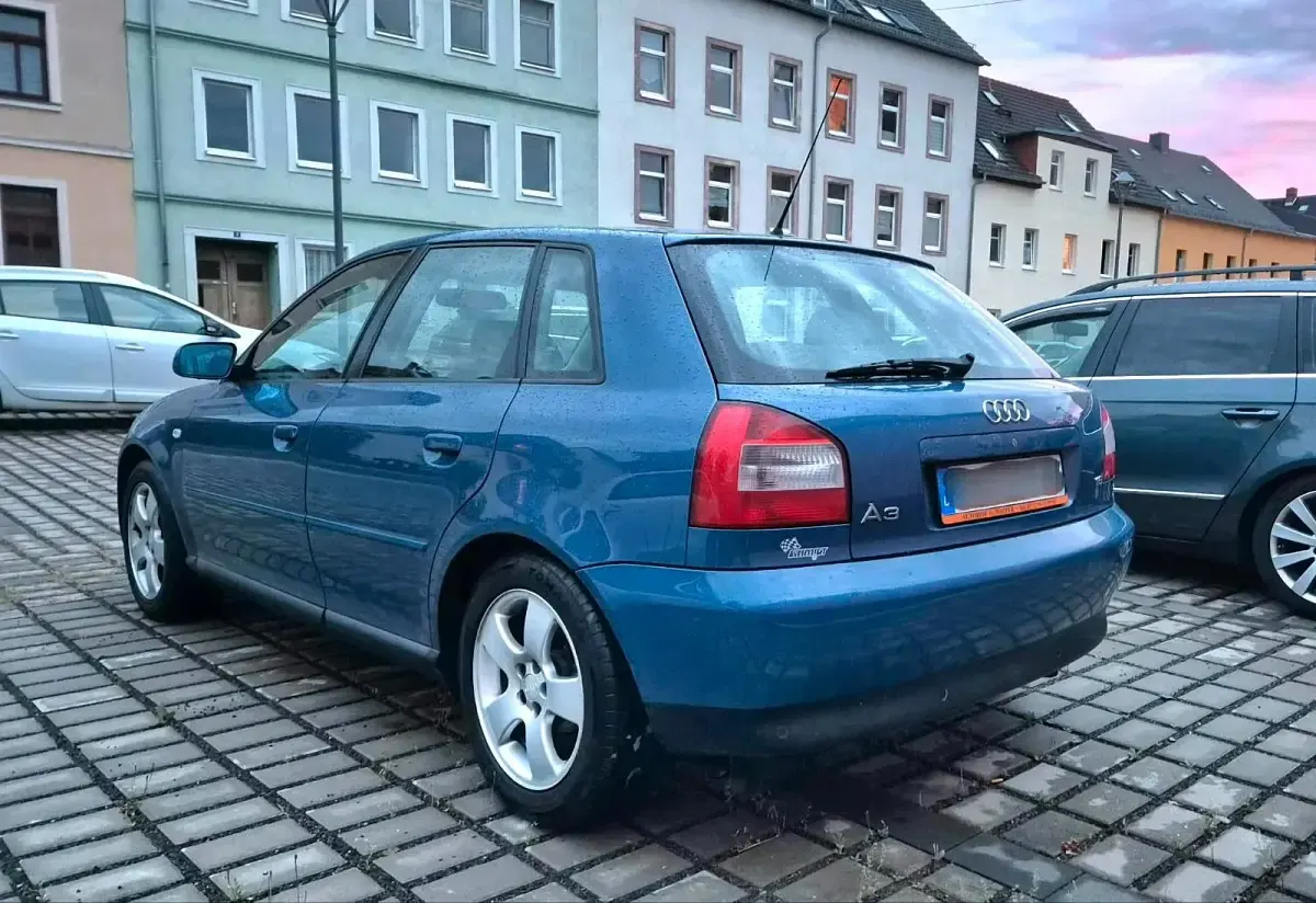 Gebraucht Audi A3 Ambiente 102 PS (75 kW) 2000 Blau Kleinwagen