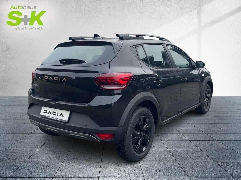 Neu Dacia Sandero Extreme 101 PS (74 kW) 2025 Perlmuttschwarz metallic Kleinwagen