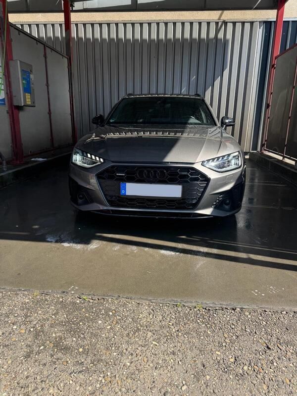 Grau Gebraucht 2020 Audi A4 Edition .1 Kombi | 41.000 € (Teuer) - Bild 1/4
