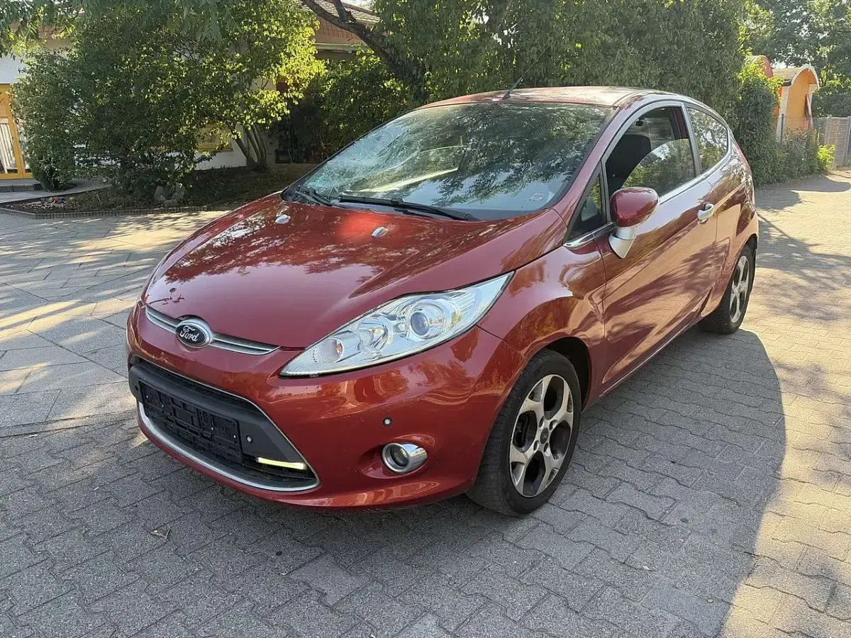 Gebraucht Ford Fiesta Titanium 97 PS (71 kW) 2008 Rot Kleinwagen