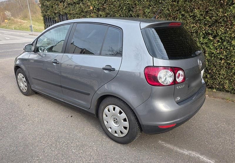 Second-hand VW Golf V 75 CP (55 kW) 2007 Gri Berlinǎ