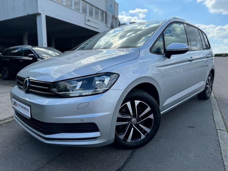 Silber Gebraucht 2020 VW Touran United Van / Kleinbus | 19.999 € (Guter Preis) - Bild 1/4