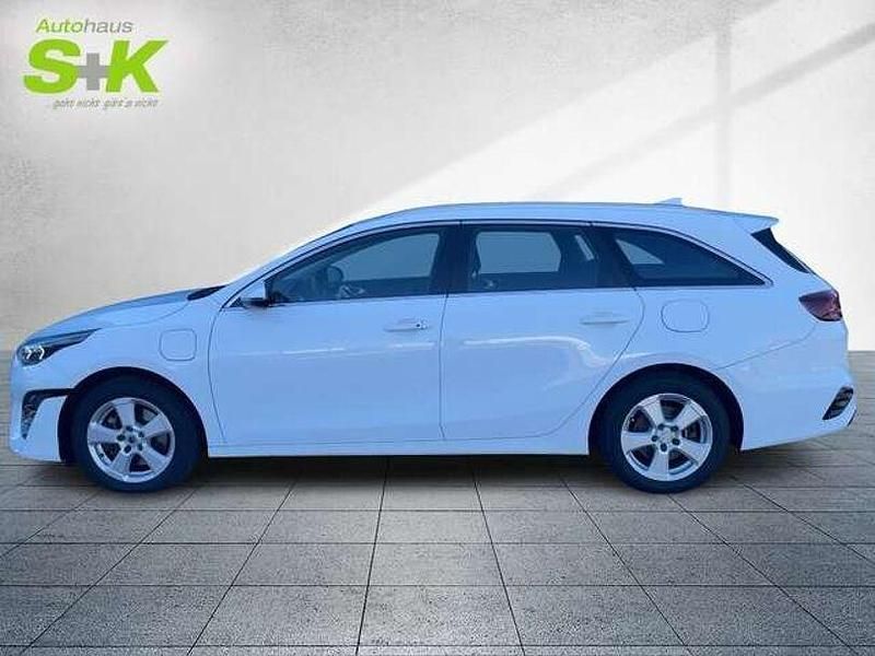 Gebraucht Kia Ceed Vision 141 PS (103 kW) 2022 Weiß Kleinwagen