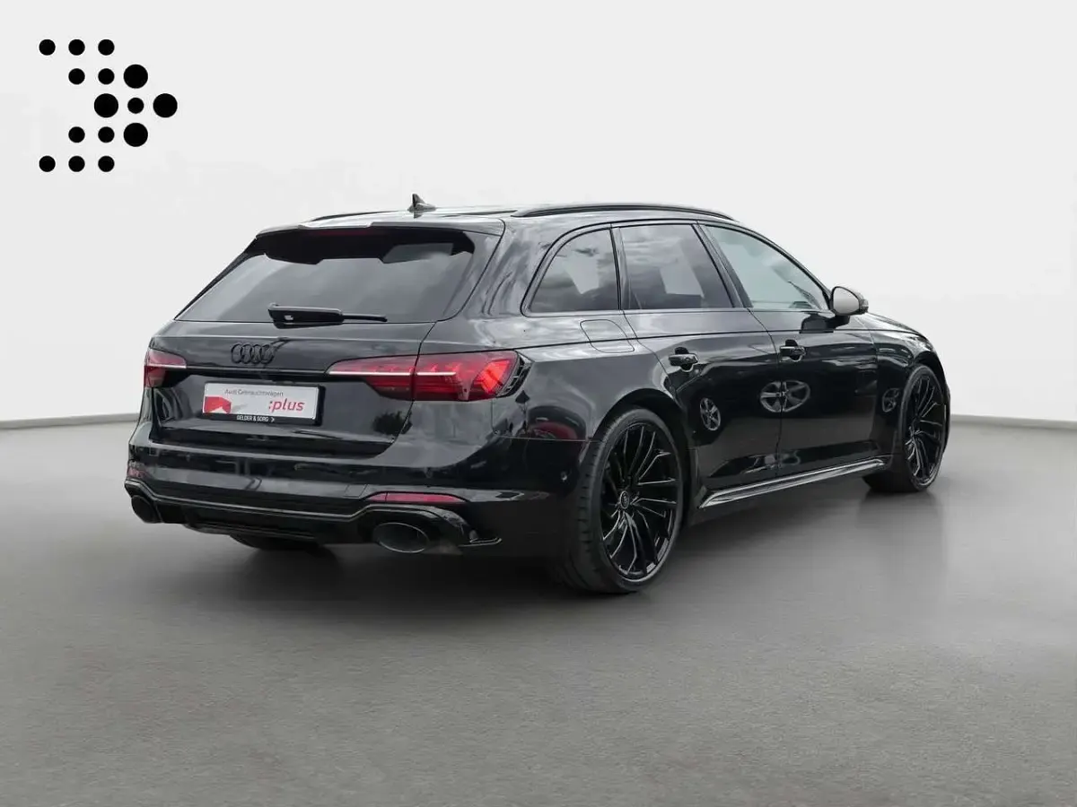 Gebraucht Audi RS4 Design 450 PS (330 kW) 2023 Mythosschwarz metallic Kombi