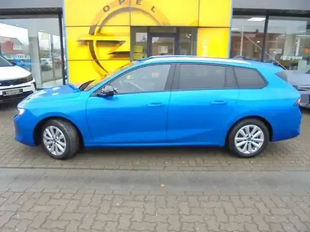 Gebraucht Opel Astra Elegance 110 PS (80 kW) 2023 Kobalt blau Kleinwagen