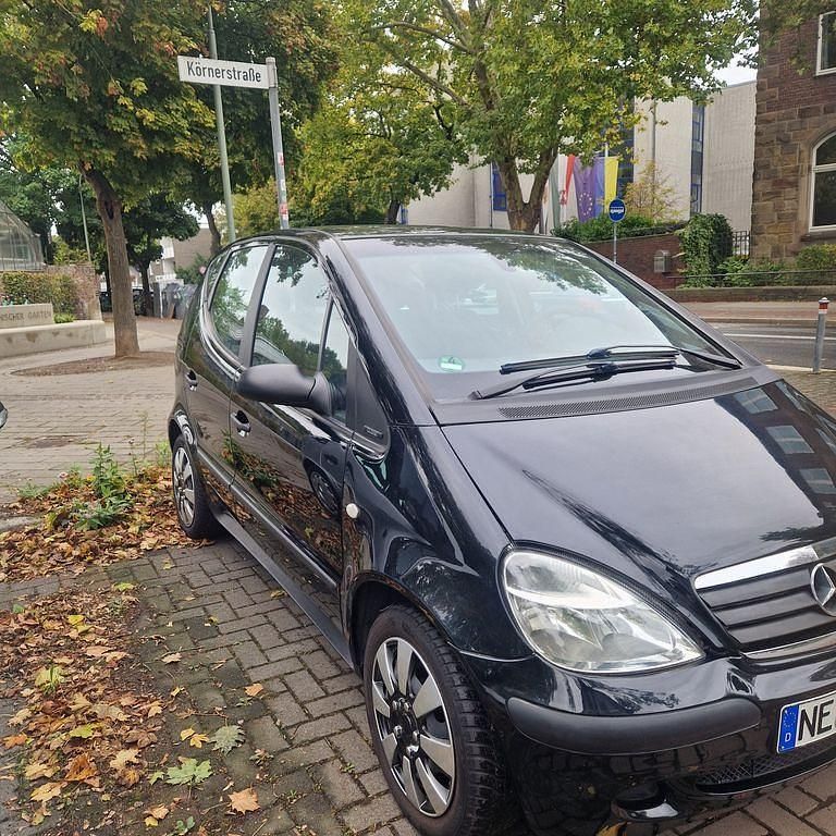 Schwarz Gebraucht 2002 Mercedes A140 Avantgarde Van / Kleinbus | 1.999 € (Fairer Preis) - Bild 1/4