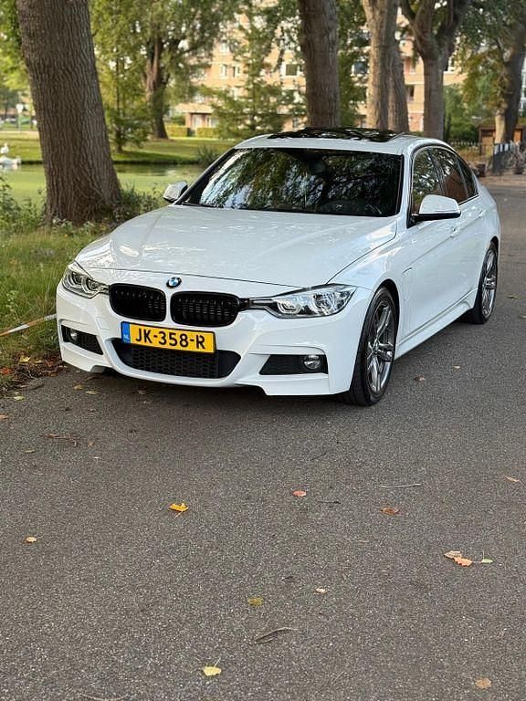 Weiß Gebraucht 2016 BMW 330e iPerformance Limousine | 17.250 € (Teuer) - Bild 1/4