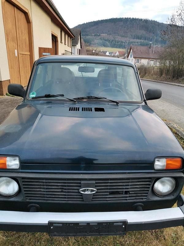 Gebraucht Lada niva 83 PS (61 kW) 2013 Grün SUV