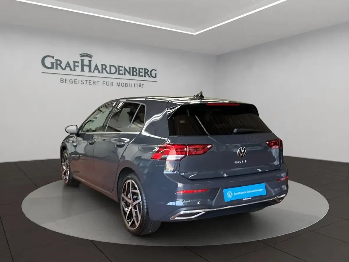 Gebraucht VW Golf VIII Business 150 PS (110 kW) 2024 Grau Limousine