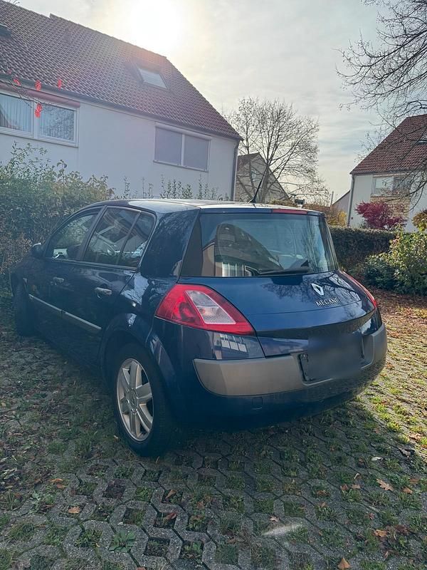 Blau Gebraucht 2003 Renault Mégane II Kleinwagen | 650 € (Superpreis) - Bild 1/4