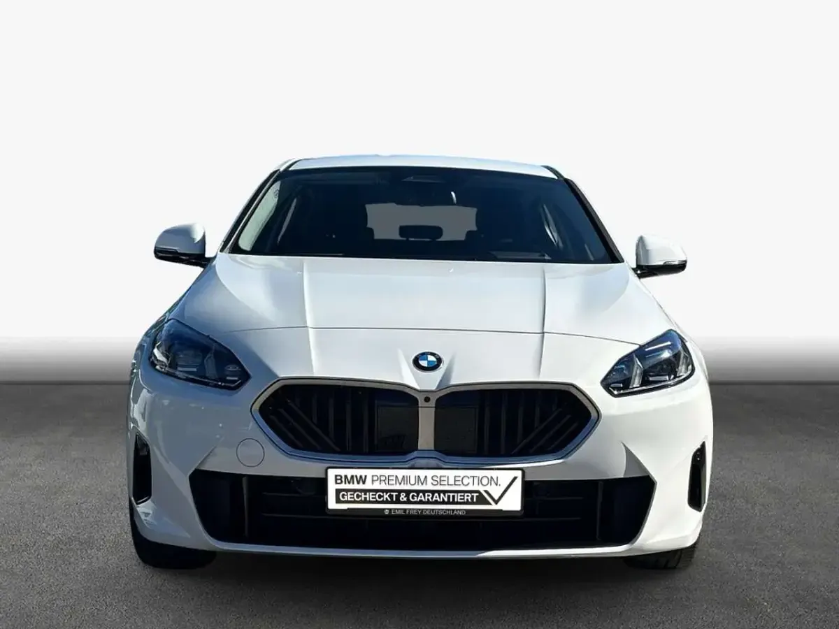 Gebraucht BMW 120 Sport Line 156 PS (114 kW) 2024 Weiß Kleinwagen