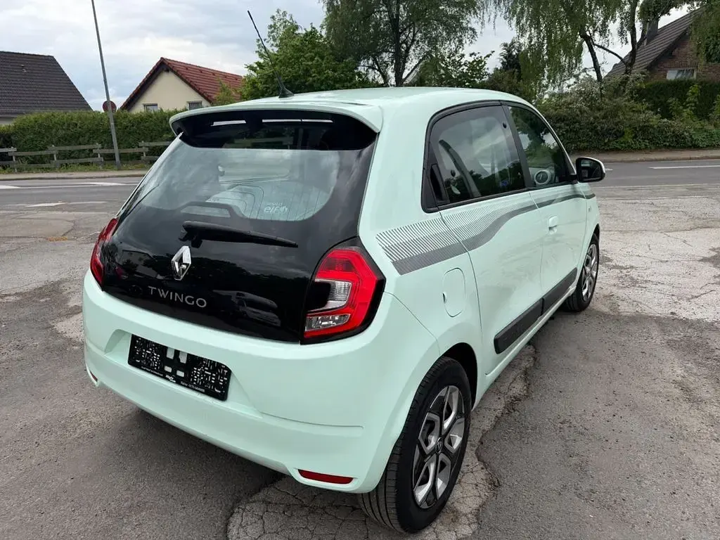 Gebraucht Renault Twingo LIMITED 73 PS (53 kW) 2019 Grün Kleinwagen