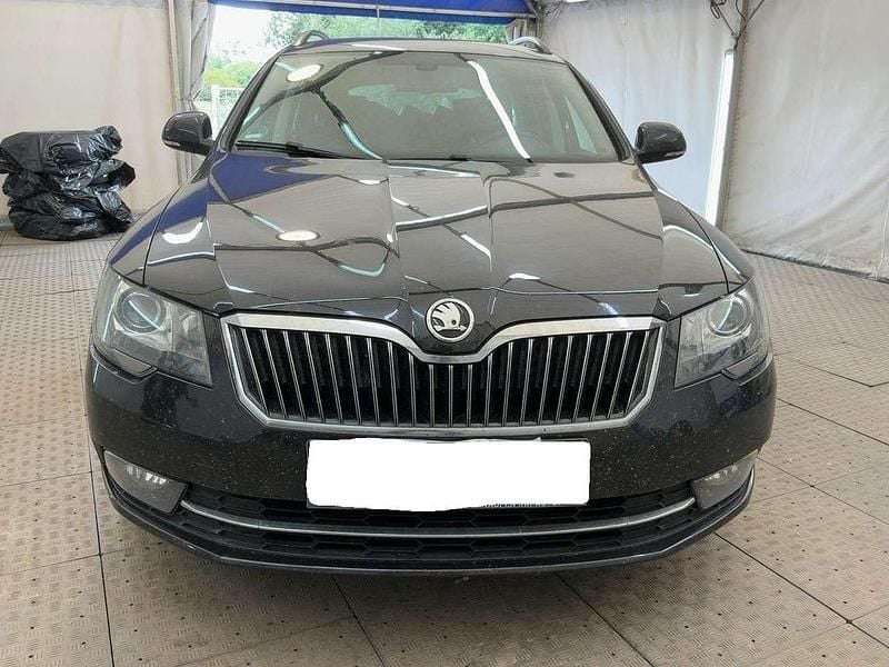 Schwarz Gebraucht 2015 Skoda Superb Best of Kombi | 7.000 € (Guter Preis) - Bild 1/4