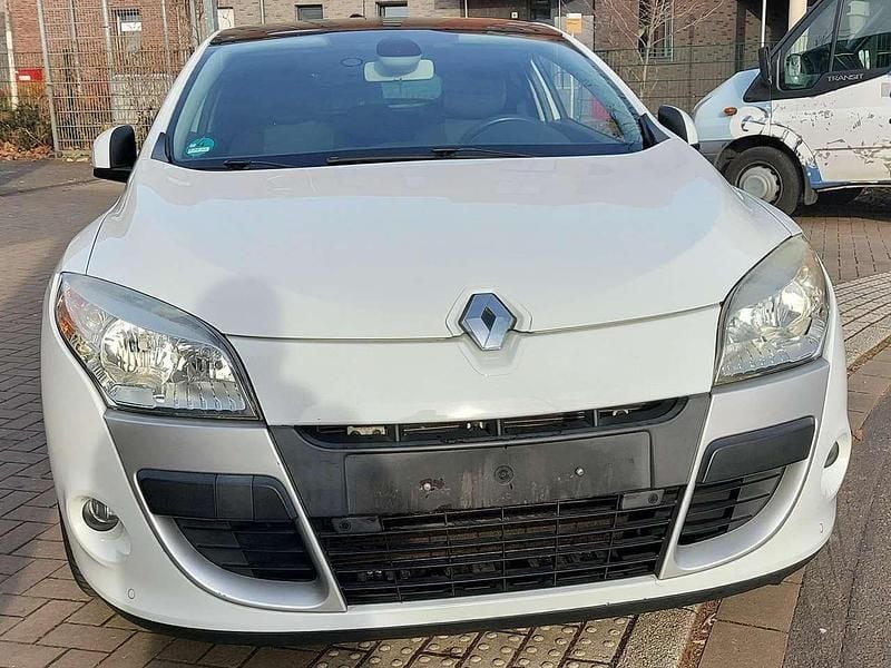 Gebraucht Renault Mégane Coupé Dynamique 110 PS (80 kW) 2009 Gletscherweiss Coupé