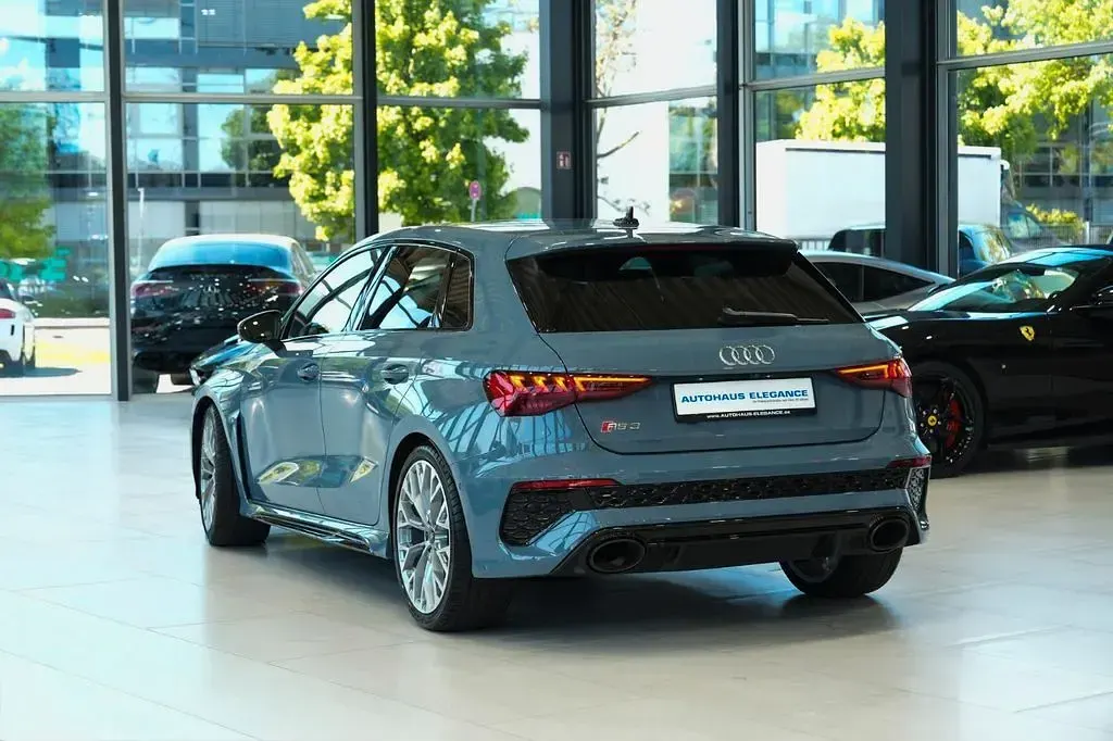 Gebraucht Audi RS3 Sport 400 PS (294 kW) 2023 Grau Limousine