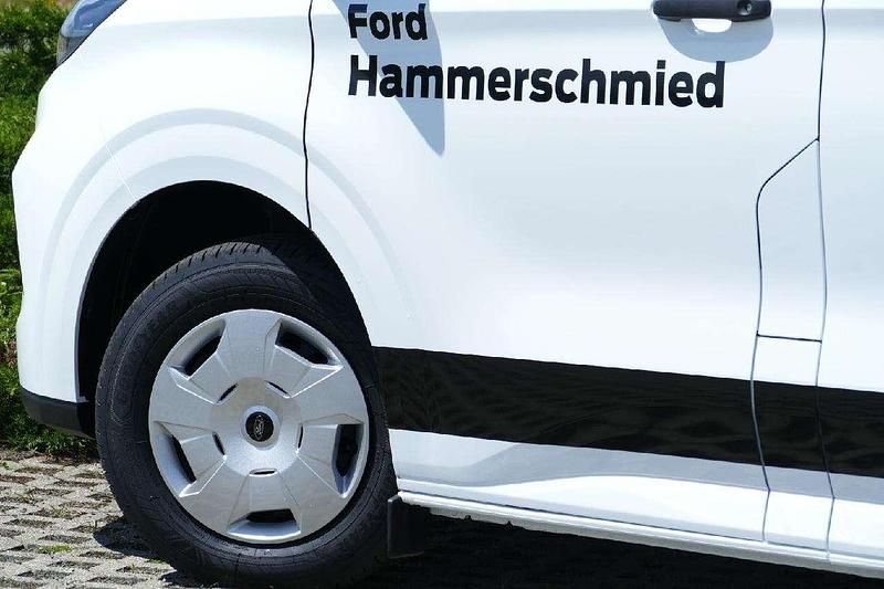 Gebraucht Ford Transit Custom Trend 136 PS (100 kW) 2024 Frostweiß Van / Kleinbus
