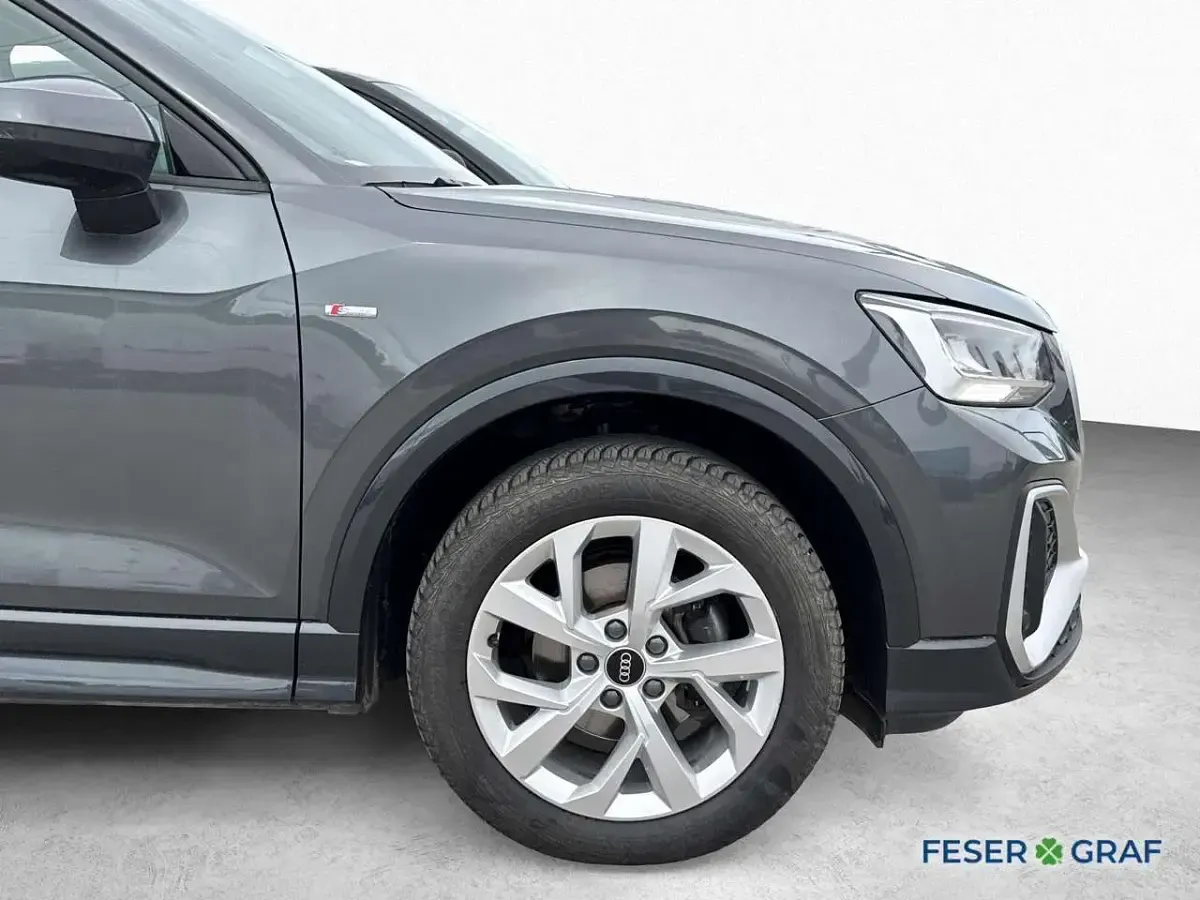 Gebraucht Audi Q2 S-Line 150 PS (110 kW) 2025 Daytonagrau perleffekt SUV