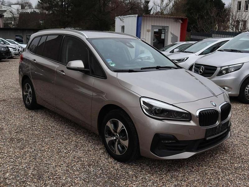 Gebraucht BMW 216 Advantage 116 PS (85 kW) 2022 Kaschmirsilber metallic Van / Kleinbus