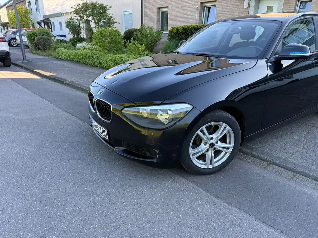 Gebraucht BMW 114 102 PS (75 kW) 2014 Schwarz Kleinwagen
