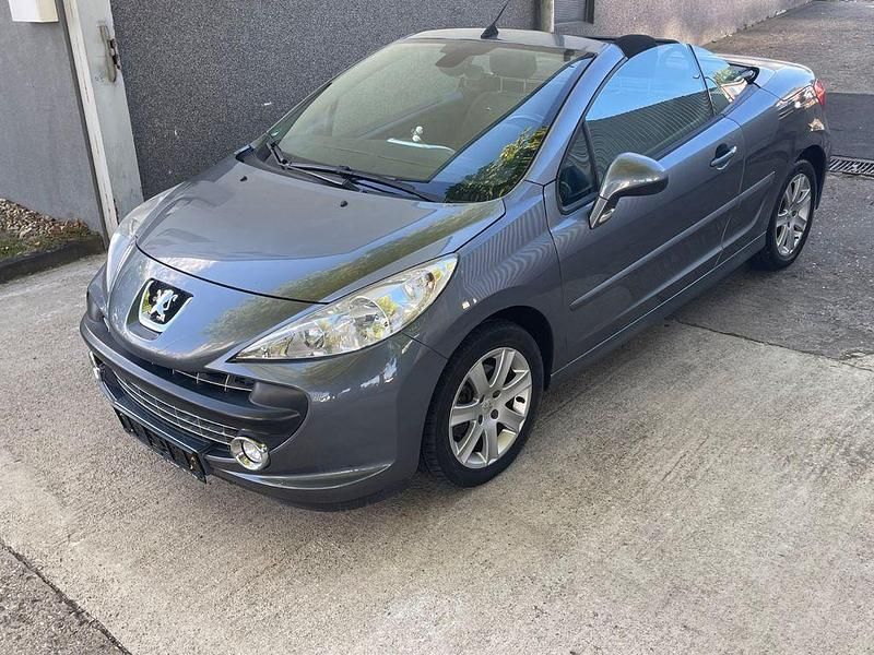 Grau Gebraucht 2009 Peugeot 207 CC Sport Cabrio | 4.000 € (Fairer Preis) - Bild 1/4