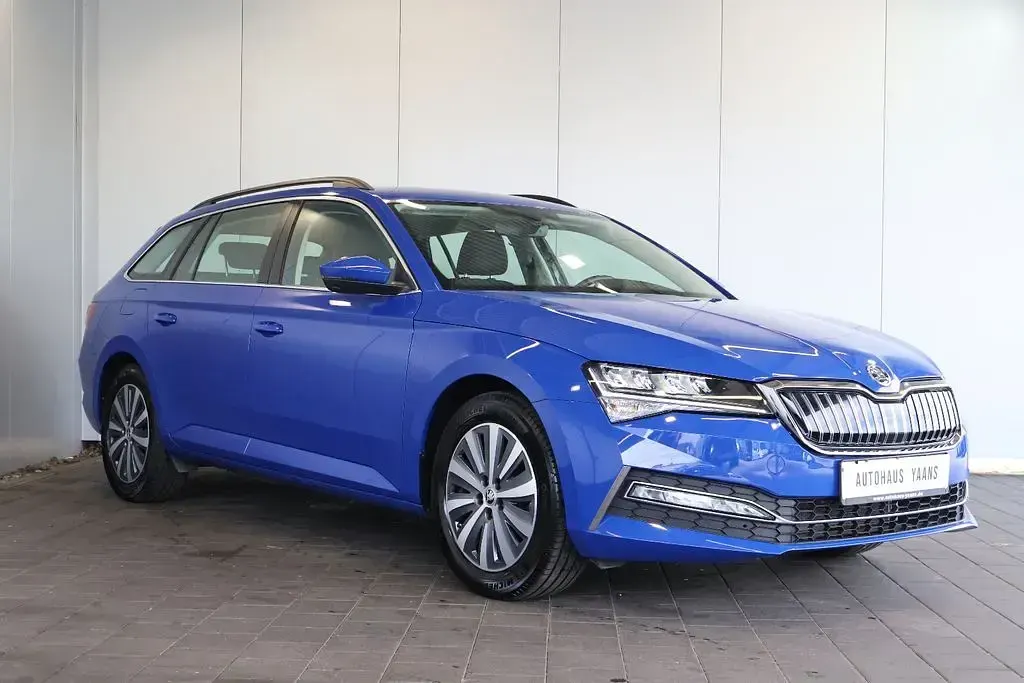 Gebraucht Skoda Superb Ambition 218 PS (160 kW) 2022 Blau Limousine