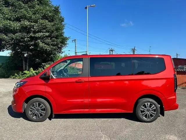 Gebraucht Ford Tourneo Custom Titanium 136 PS (100 kW) 2025 Van