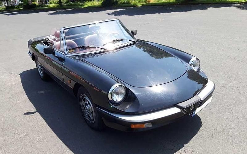 Schwarz Gebraucht 1985 Alfa Romeo Spider Cabrio | 14.999 € - Bild 1/4