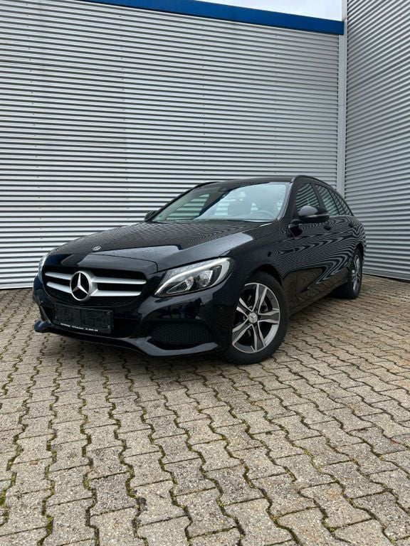 Schwarz Gebraucht 2017 Mercedes C200 Kombi | 13.999 € (Fairer Preis) - Bild 1/4