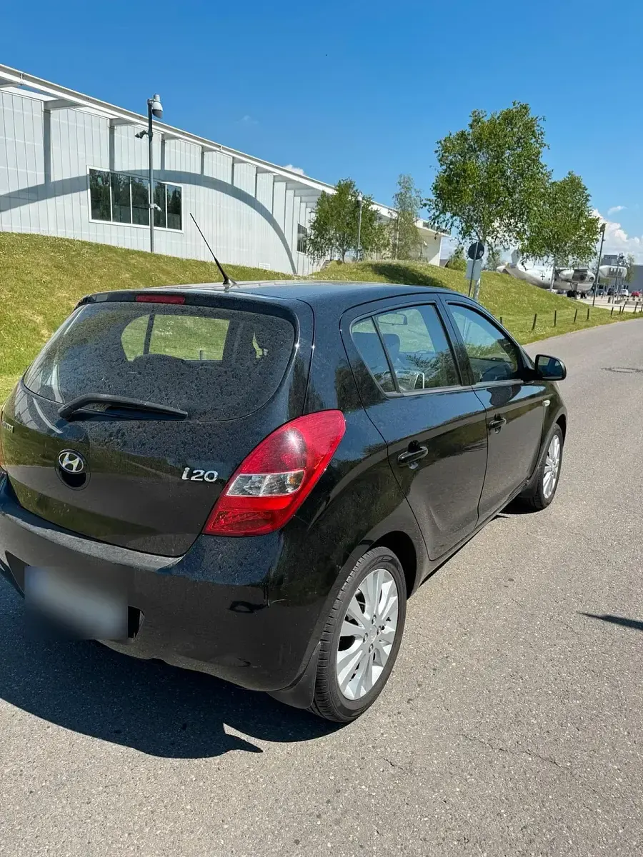 Gebraucht Hyundai i20 101 PS (74 kW) 2010 Schwarz Kleinwagen