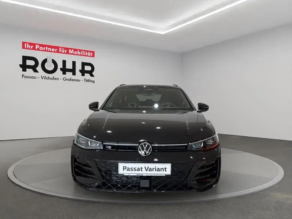 Używany VW Passat Style 150 KM (110 kW) 2025 Czarny Kombi