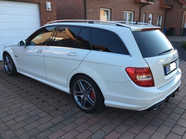 Gebraucht Mercedes C63 AMG AMG 487 PS (358 kW) 2011 Weiß metallic Kombi