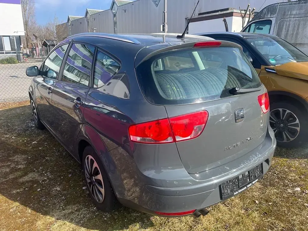 Gebraucht Seat Altea Style 125 PS (91 kW) 2010 Grau Van / Kleinbus