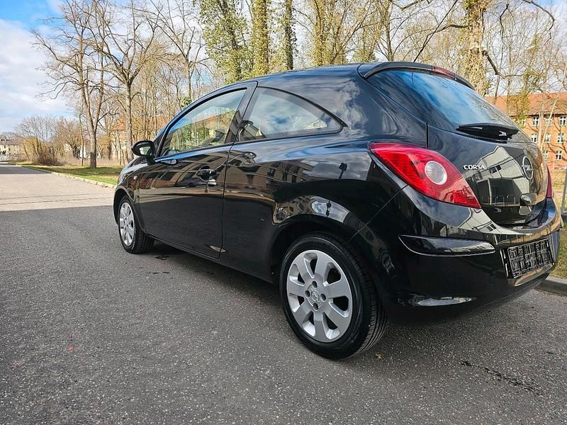 Gebraucht Opel Corsa 80 PS (58 kW) 2009 Rot Kleinwagen