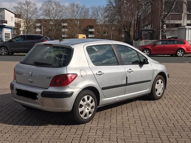 Gebraucht Peugeot 307 80 PS (58 kW) 2004 Silber Kleinwagen