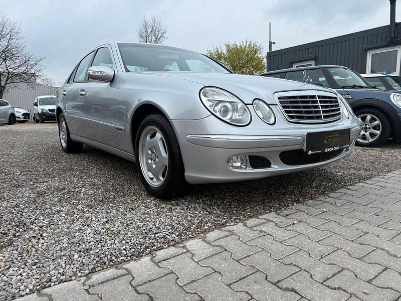 Gebraucht Mercedes E220 150 PS (110 kW) 2002 Grau Limousine