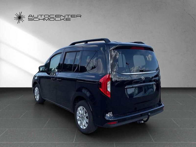 Gebraucht Mercedes T180 Progressive 131 PS (96 kW) 2024 Schwarz Van / Kleinbus