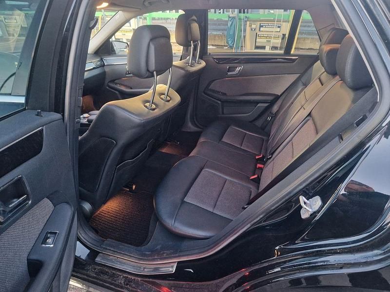 Gebraucht Mercedes E350 Avantgarde 231 PS (169 kW) 2010 Schwarz Limousine