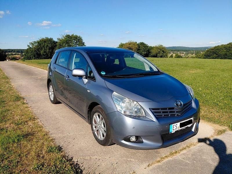 Blau Gebraucht 2011 Toyota Verso Edition Van / Kleinbus | 5.000 € (Fairer Preis) - Bild 1/4